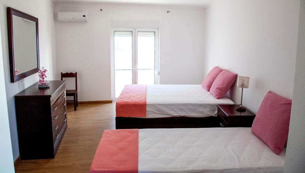 Sem Nome Hotel อัลวอร์ ห้อง รูปภาพ